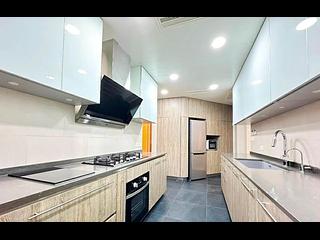 Mid Levels Central - Regence Royale 05