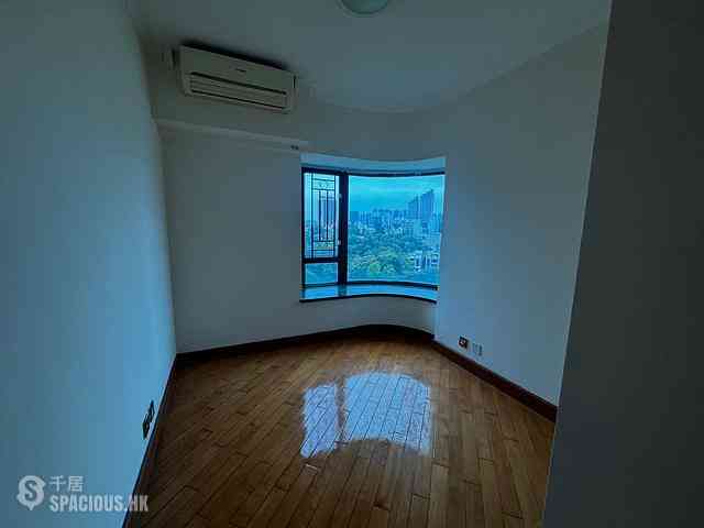 Yau Ma Tei - King'S Park Villa Block 7 02