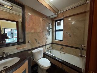 Yau Ma Tei - King'S Park Villa Block 7 06