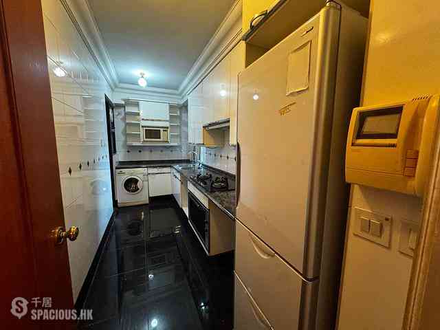Yau Ma Tei - King'S Park Villa Block 7 07