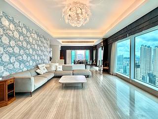 Tai Kok Tsui - Harbour Green Tower 2 02