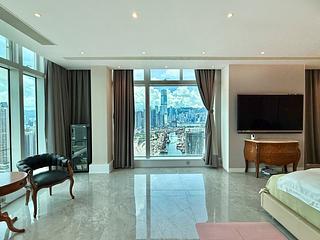 Tai Kok Tsui - Harbour Green Tower 2 19