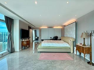 Tai Kok Tsui - Harbour Green Tower 2 21