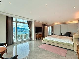 Tai Kok Tsui - Harbour Green Tower 2 23