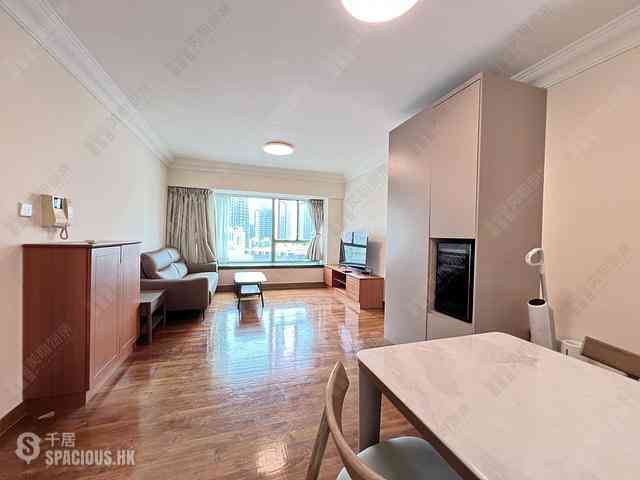 Wan Chai - Royal Court 01