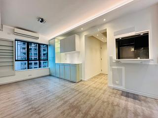 Mid Levels Central - Hillsborough Court Block 2 03