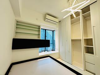 Mid Levels Central - Hillsborough Court Block 2 07
