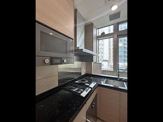 Wan Chai - The Avenue Phase 2 Block 2 04