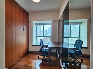 Wan Chai - Royal Court 12