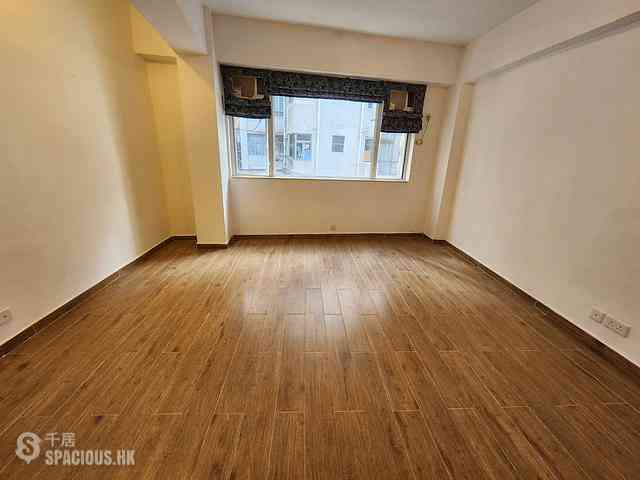 Central - 32-34, Graham Street 01