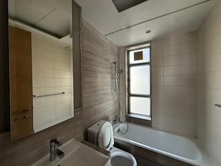 Sai Ying Pun - Island Crest Block 1 05