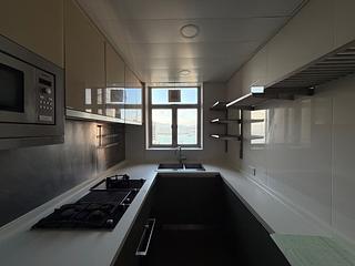 Sai Ying Pun - Island Crest Block 1 11