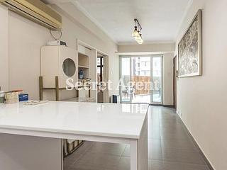 Mid Levels Central - Good View Court 06