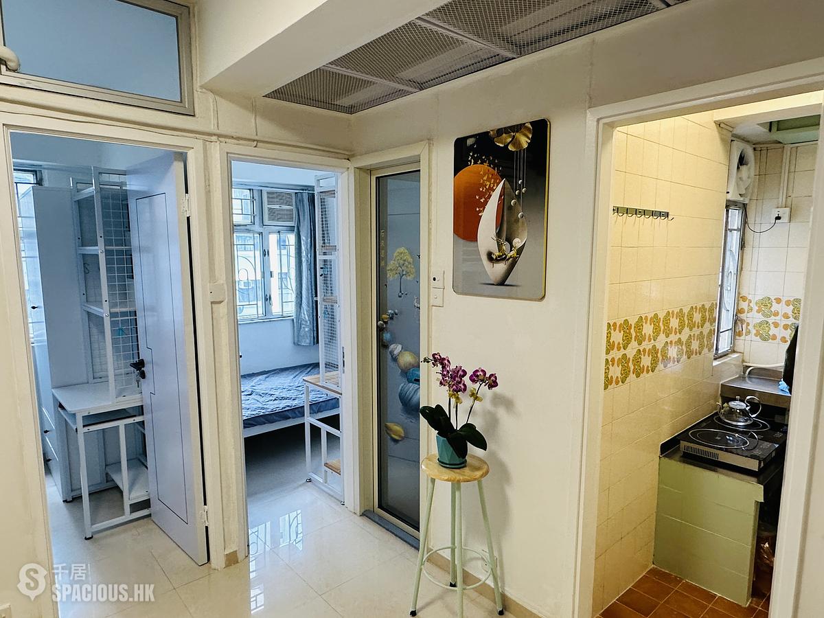 Shek Tong Tsui - Kam Ling Court Block 2 (Block B) 01