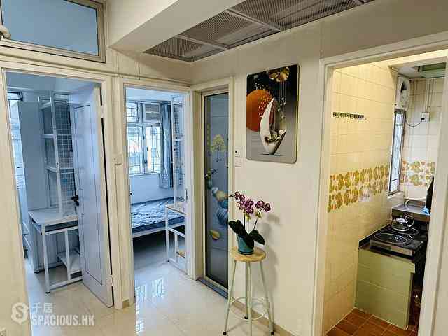 Pok Fu Lam - Kam Ling Court Block 2 (Block B) 01