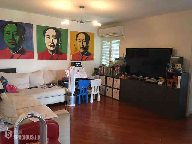 Soho - Albron Court 01