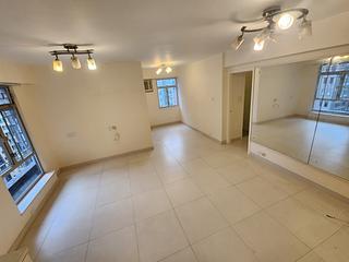 Sai Ying Pun - Yue Sun Mansion Block 1 02