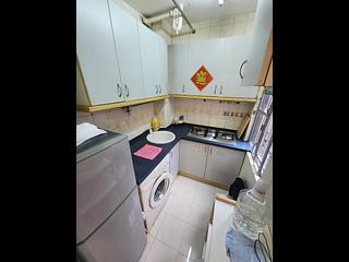 Sai Ying Pun - Yue Sun Mansion Block 1 04