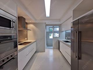 The Peak - Strawberry Hill 10