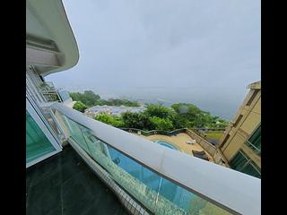 Pok Fu Lam - Villas Sorrento 03