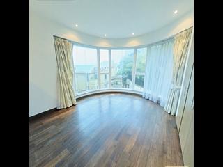 Pok Fu Lam - Villas Sorrento 04
