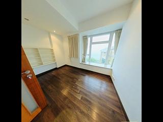 Pok Fu Lam - Villas Sorrento 06