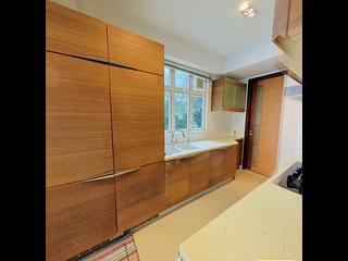 Pok Fu Lam - Villas Sorrento 07