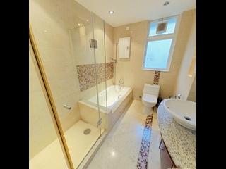 Pok Fu Lam - Villas Sorrento 08