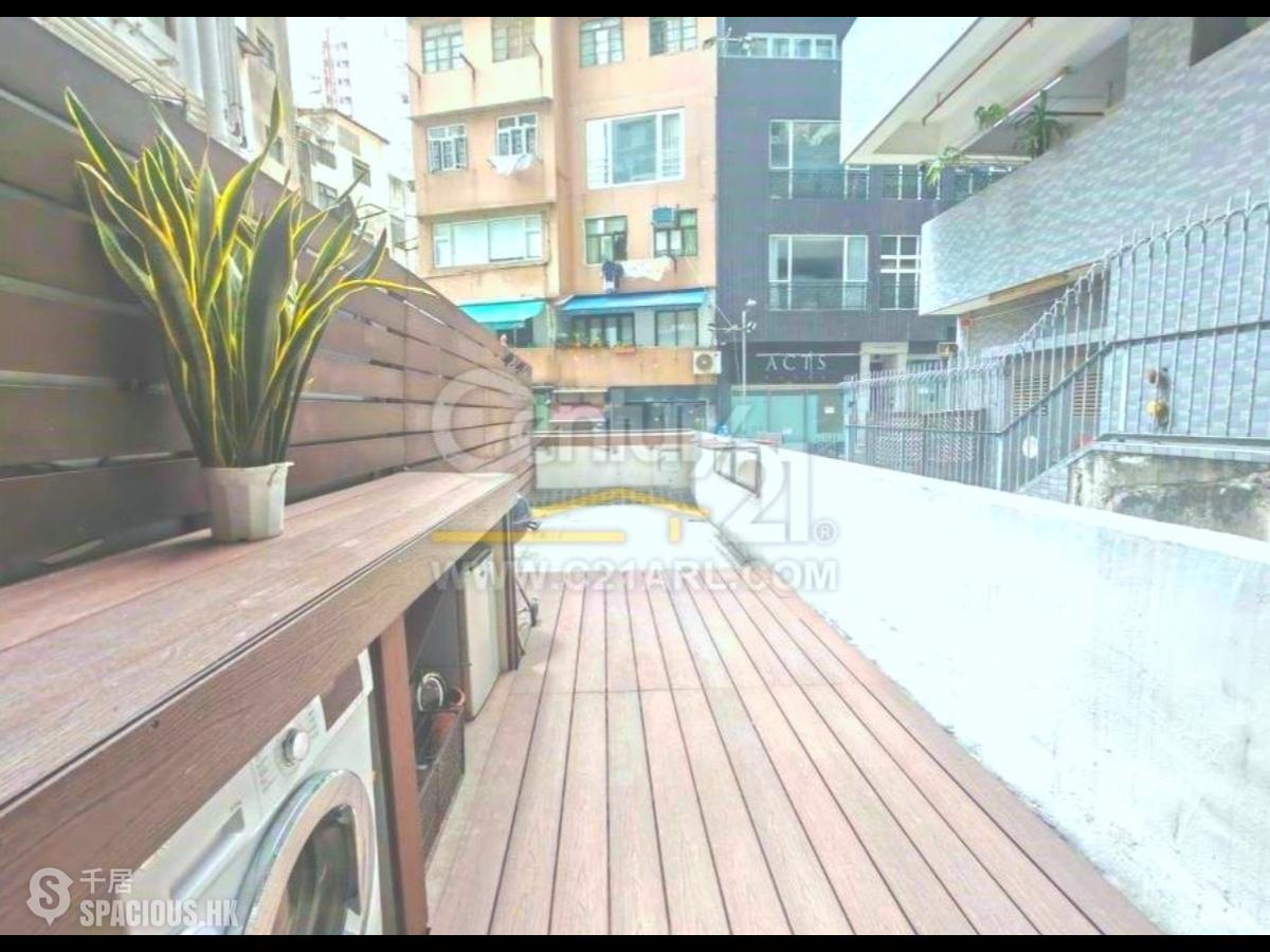 Soho - Ying Pont Building 01