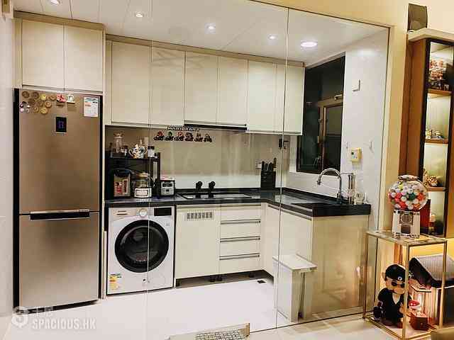 Hung Hom - Royal Peninsula Block 4 04
