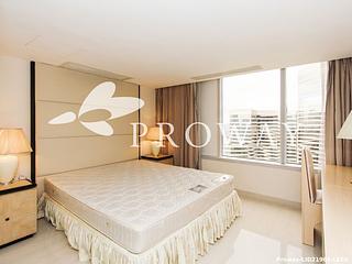Wan Chai - Convention Plaza Apartments 06