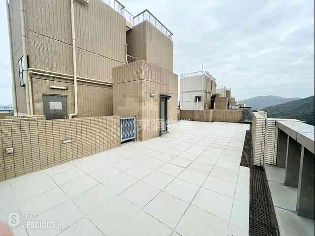 Tung Chung - The Visionary Tower 8 06