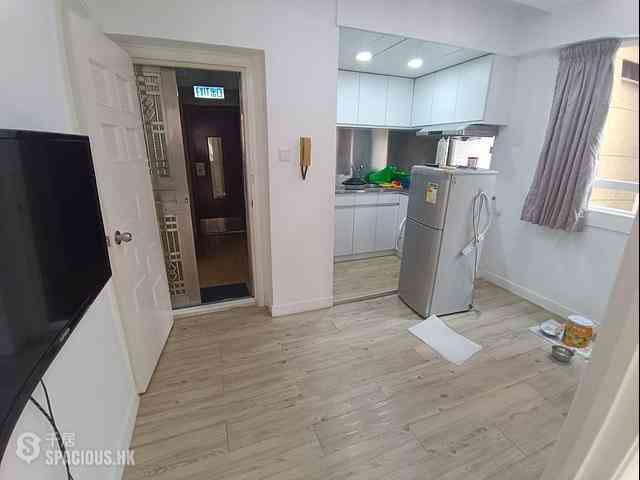 Wan Chai - Yen Men Building 06