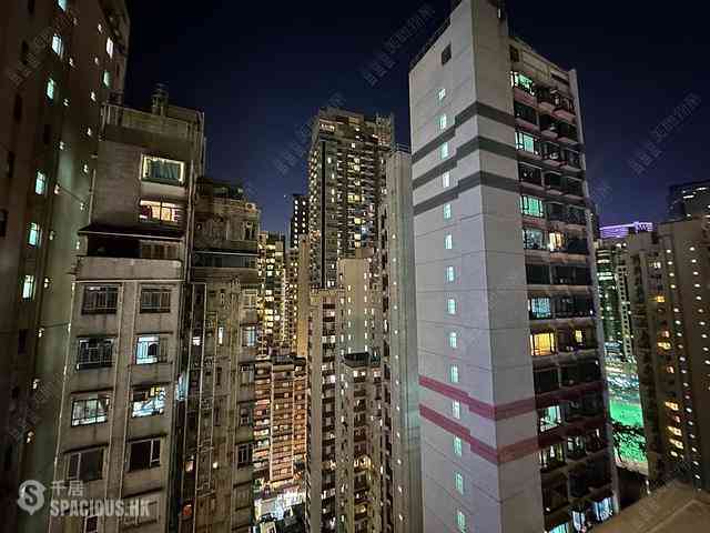 Wan Chai - The Avenue Phase 2 Block 2 01