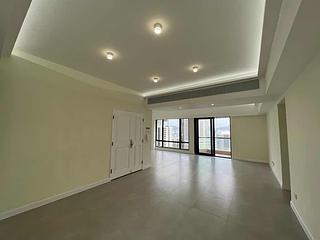 Mid Levels East - Bowen Place 03