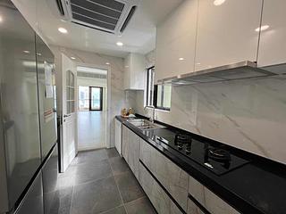 Mid Levels East - Bowen Place 04