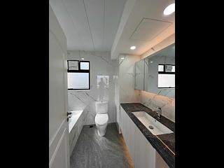 Mid Levels East - Bowen Place 05