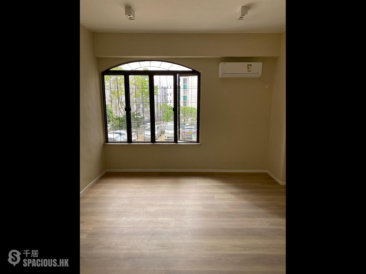 Beacon Hill - Eastbourne Court 01