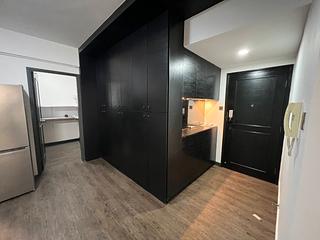 Mid Levels Central - Elegant Terrace 02