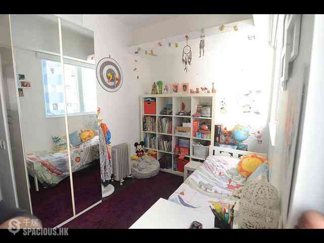 Mid Levels West - Chong Yuen 04