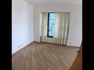 Mid Levels West - 80 Robinson Road 03
