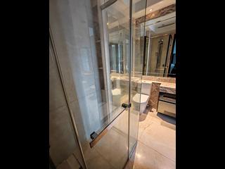 Wan Chai - The Avenue Phase 2 08