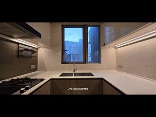 Wong Chuk Hang - The Southside Phase 2 La Marina Tower 2A 12