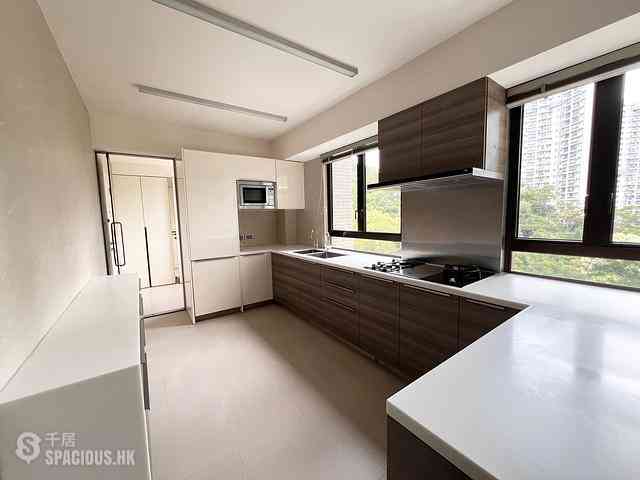 Braemar Hill - Wilshire Towers 01