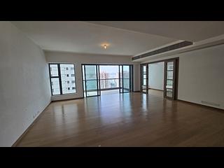 Mid Levels Central - Branksome Grande 02