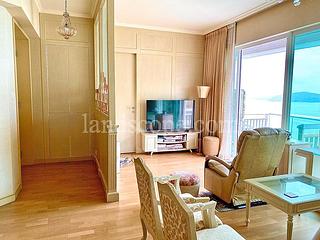 Pok Fu Lam - Villas Sorrento 03