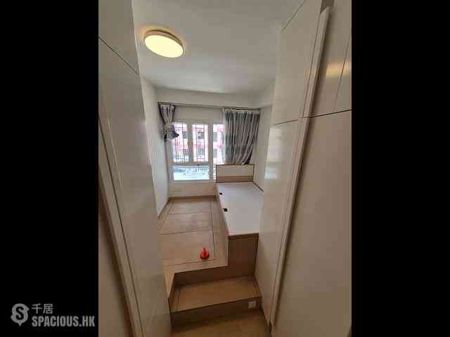 Wan Chai - Yick Shing Mansion 02