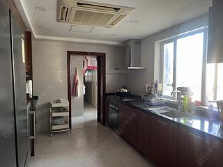 Mid Levels Central - Garden Terrace 07