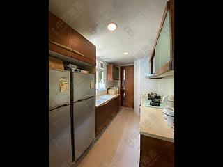 Pok Fu Lam - Villas Sorrento 04