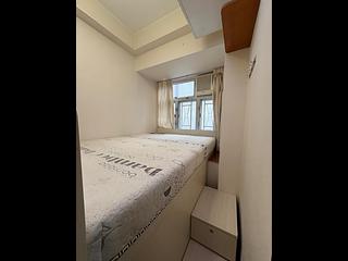Sheung Wan - Man King Building 04